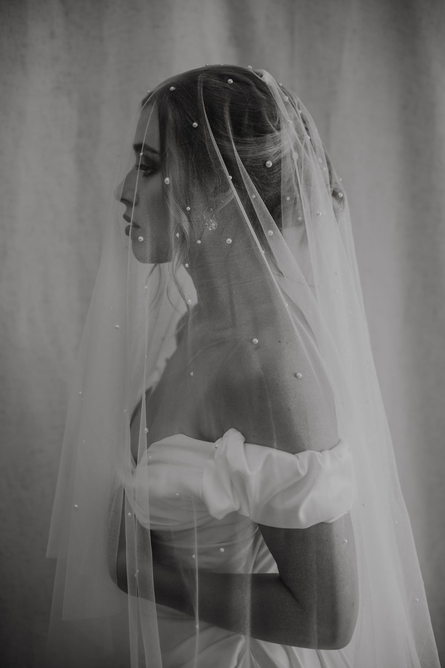 Scattered Pearl Veil