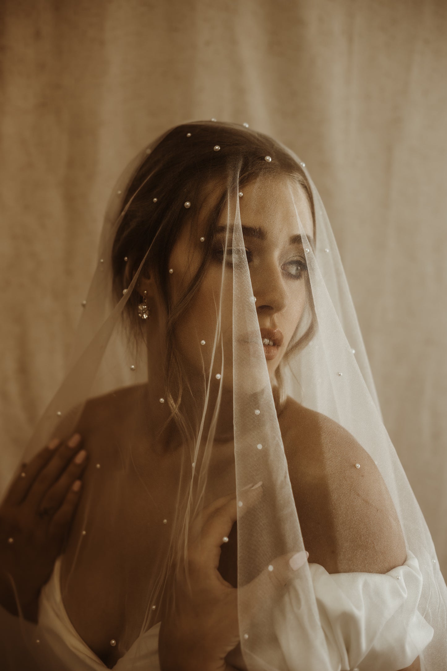 Scattered Pearl Veil